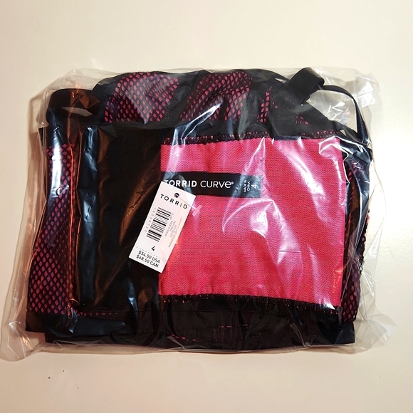 ♥️NWT VINTAGE TORRID UNDERWIRE BRA FISHNET SATIN STRAPPY BRALETTE - Picture 7 of 14